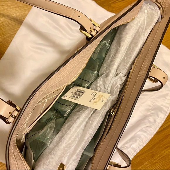 NWT Michael Kors Aria Large Soft Pink Leather Tote - Picture 7 of 7